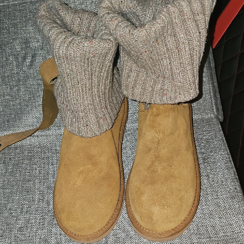 UGG Brown Suede Boots with Knit Detail